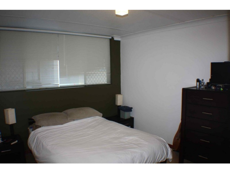 8/4 Marine Pde, Southport QLD 4215