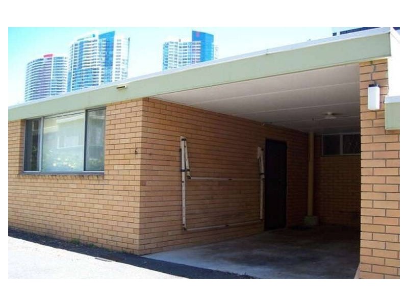 8/4 Marine Pde, Southport QLD 4215