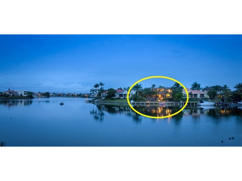 5 Montevideo Drive, Clear Island Waters QLD 4226