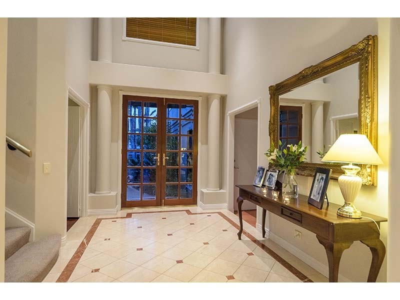 5 Montevideo Drive, Clear Island Waters QLD 4226