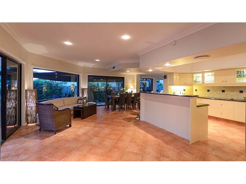 5 Montevideo Drive, Clear Island Waters QLD 4226