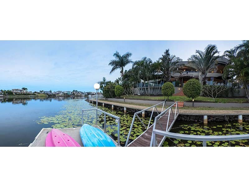 5 Montevideo Drive, Clear Island Waters QLD 4226