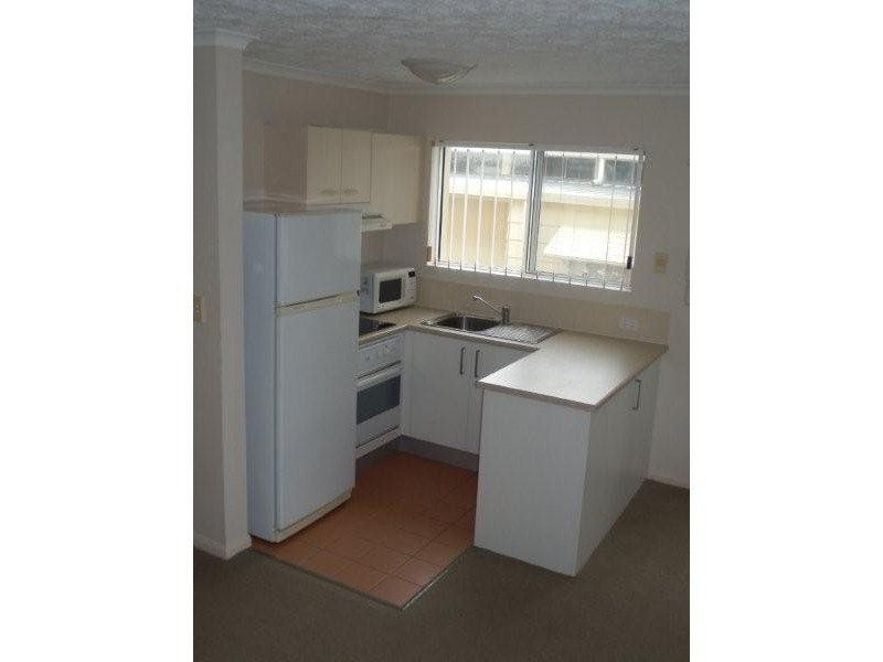 6/4 Adori Street, Chevron Island QLD 4217