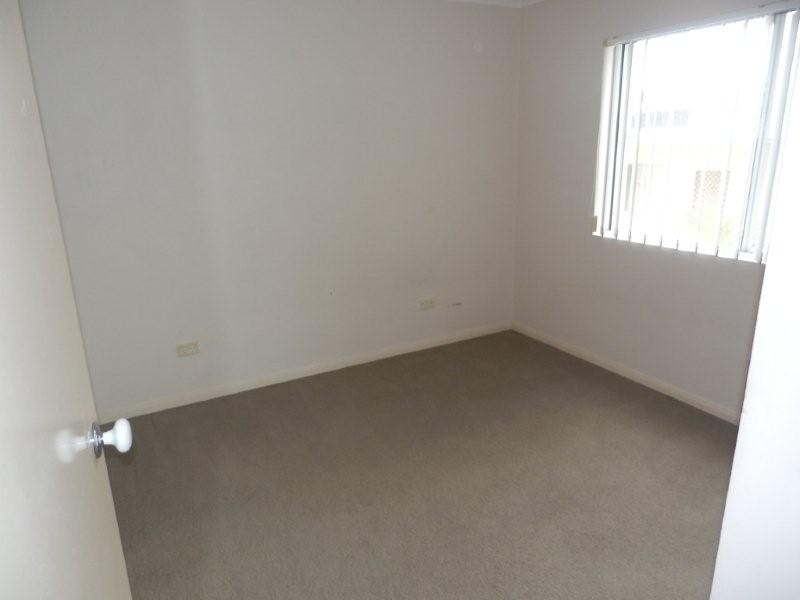 6/4 Adori Street, Chevron Island QLD 4217