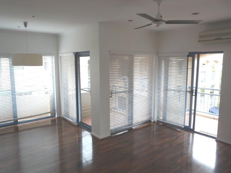 17/4-10 Monte Carlo Avenue, Surfers Paradise QLD 4217