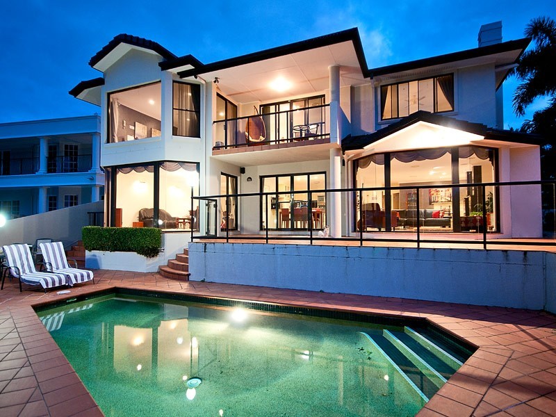 31 Istana View, Clear Island Waters QLD 4226