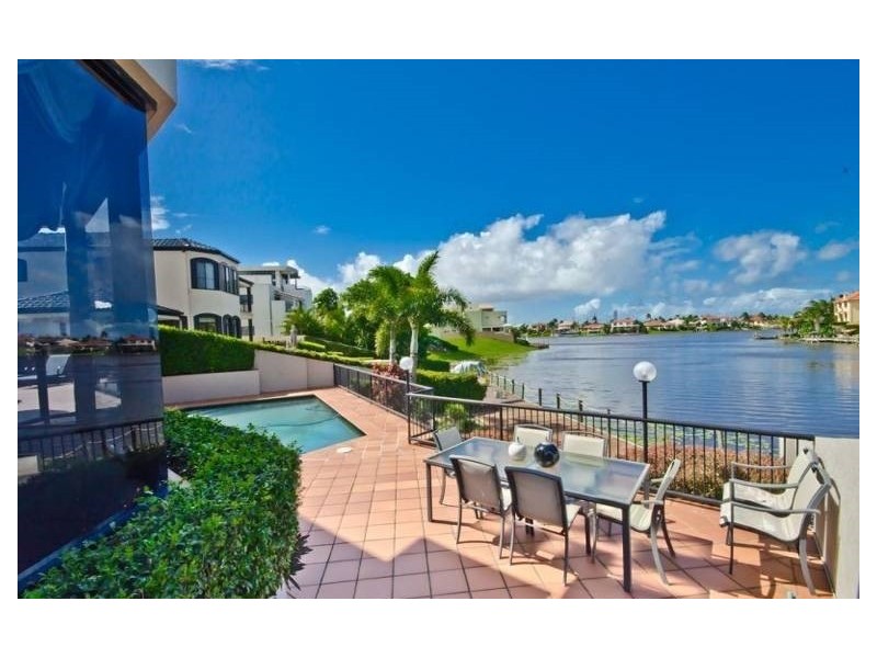 31 Istana View, Clear Island Waters QLD 4226