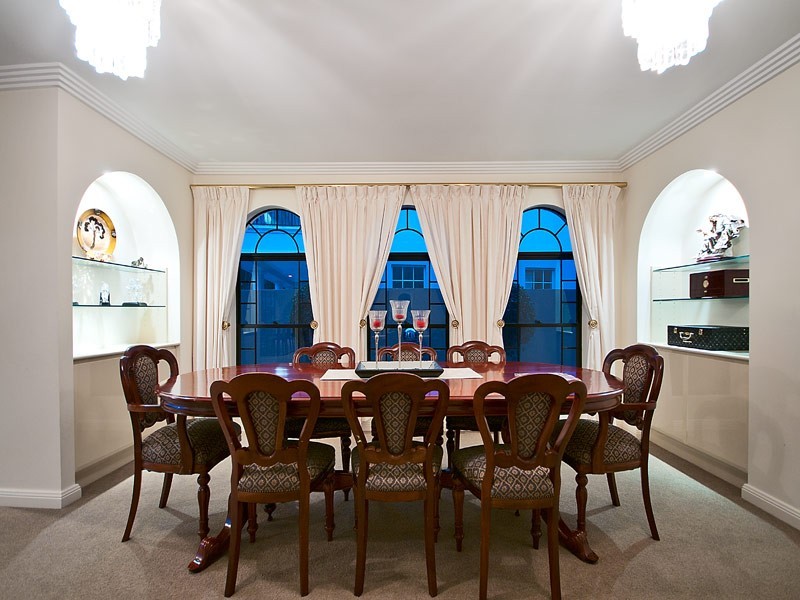 31 Istana View, Clear Island Waters QLD 4226