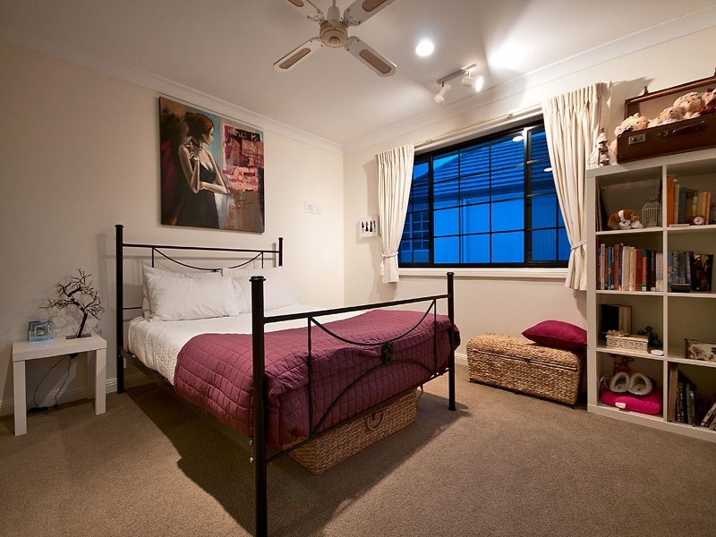 31 Istana View, Clear Island Waters QLD 4226