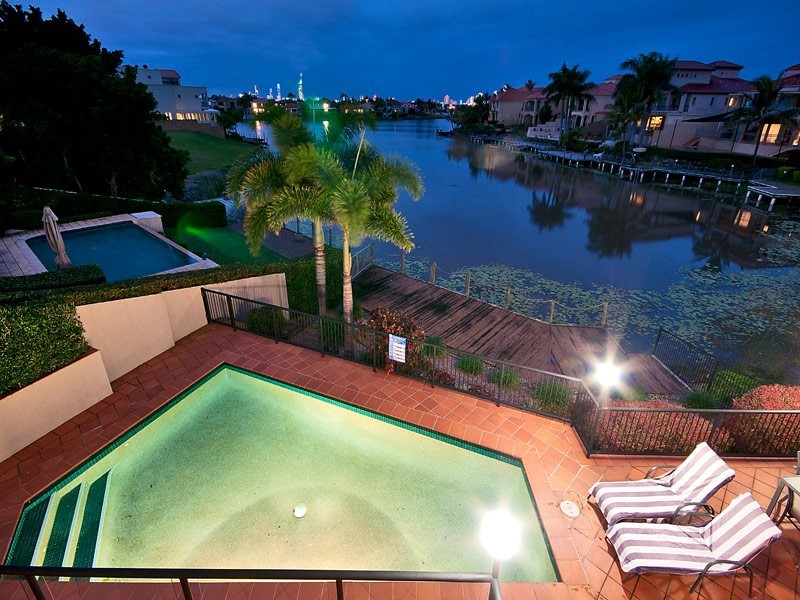 31 Istana View, Clear Island Waters QLD 4226