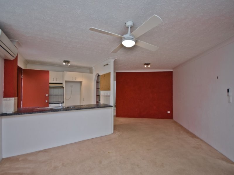 1/4 Christina Court, Mermaid Waters QLD 4218