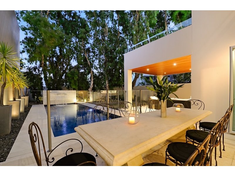 2 Marseille Estate, 17 Marseille Court, Sorrento QLD 4217