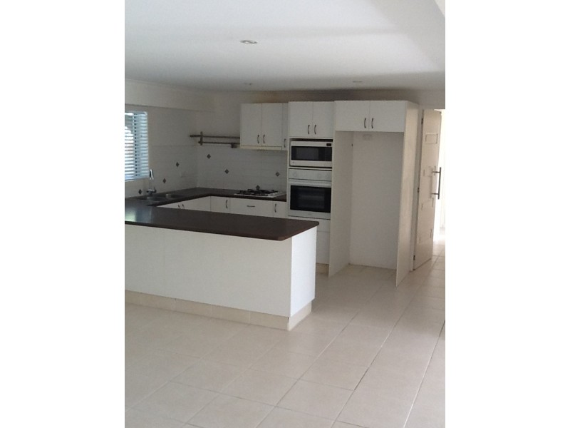1/12 Susanne, Southport QLD 4215