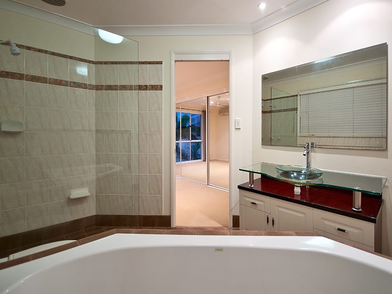 184 Port Jackson Boulevard, Clear Island Waters QLD 4226