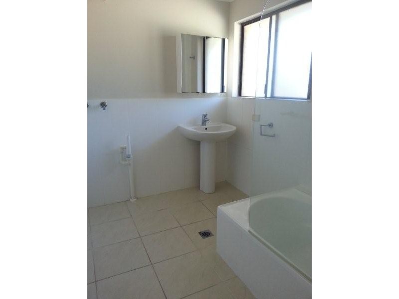 54 Oceanic Drive, Mermaid Waters QLD 4218