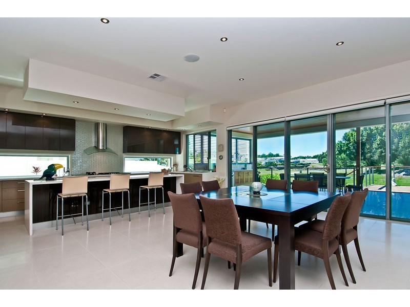 2025 The Boulevard, Benowa QLD 4217