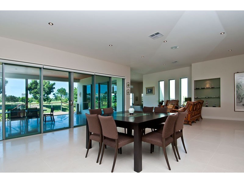 2025 The Boulevard, Benowa QLD 4217