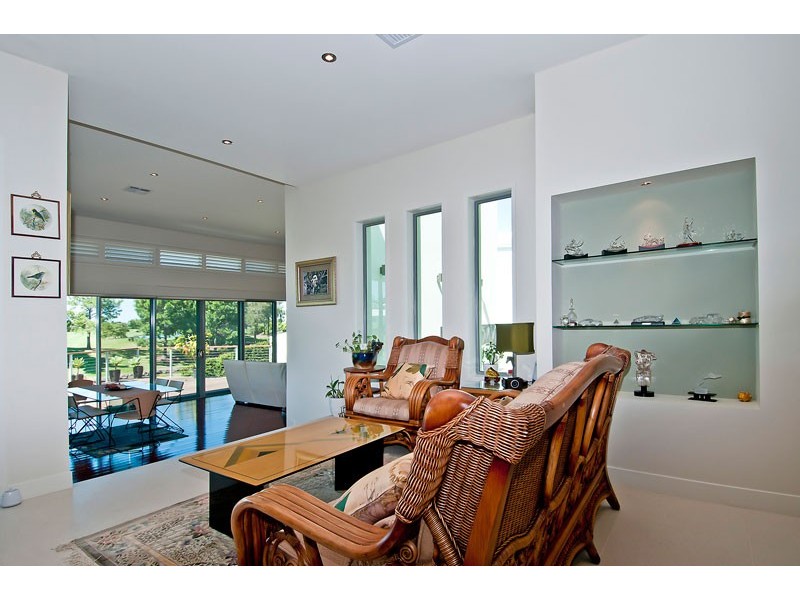 2025 The Boulevard, Benowa QLD 4217