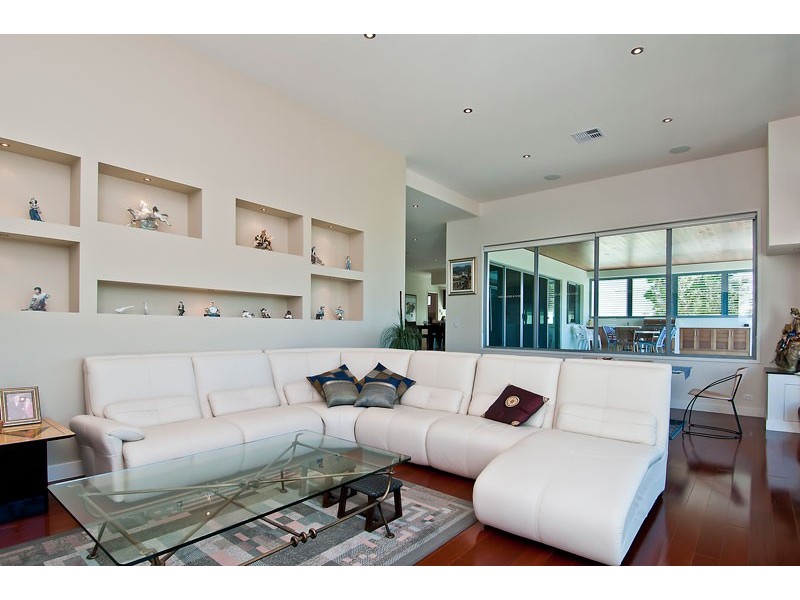 2025 The Boulevard, Benowa QLD 4217