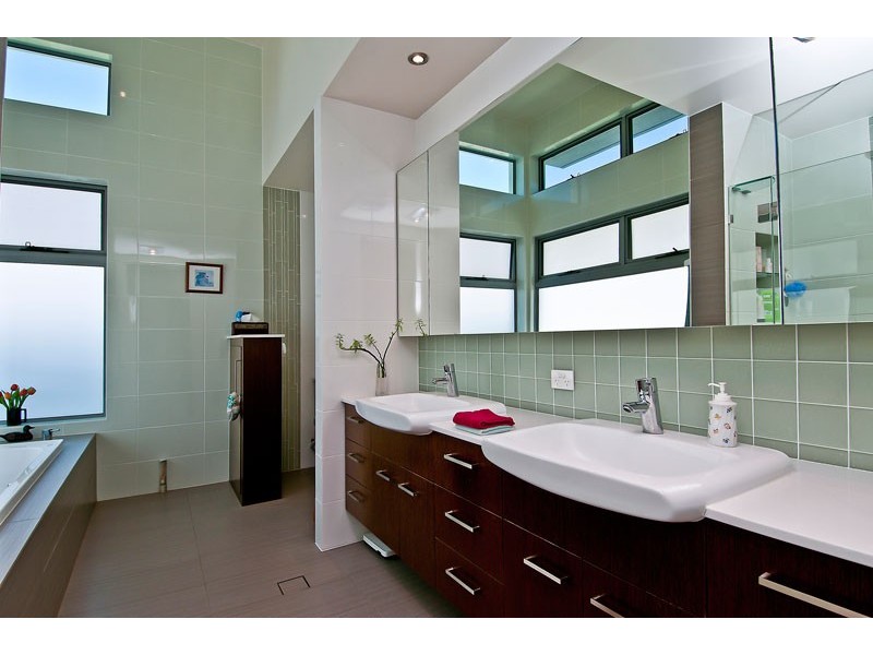 2025 The Boulevard, Benowa QLD 4217