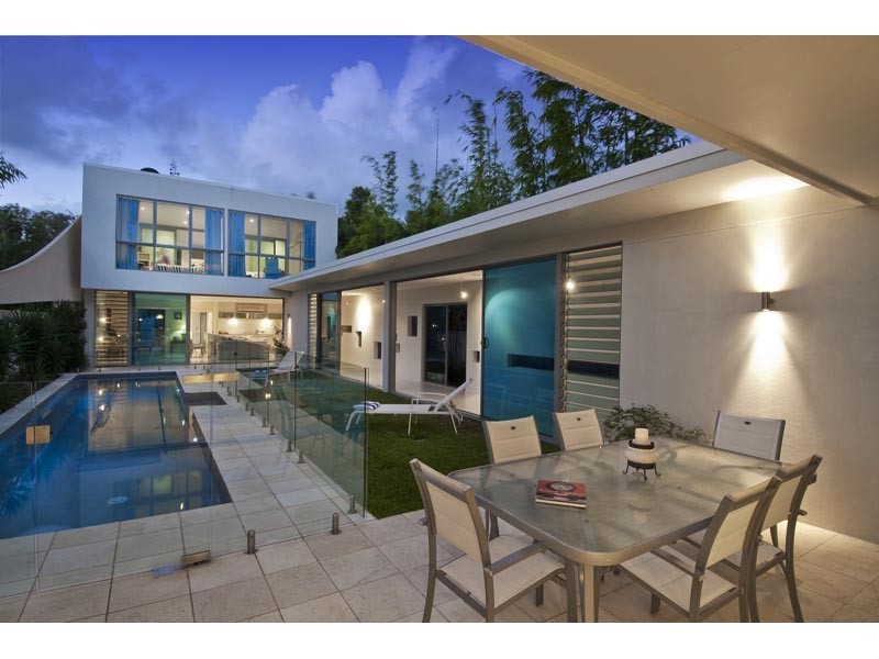 21 Freyburg Street, Sorrento QLD 4217