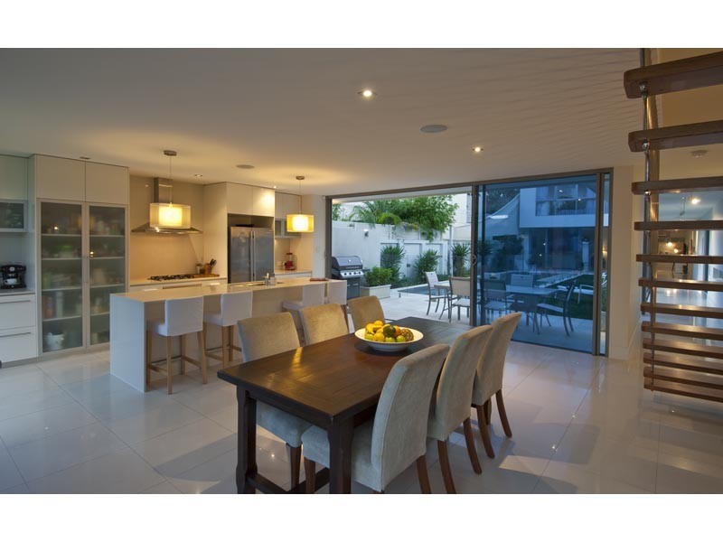 21 Freyburg Street, Sorrento QLD 4217