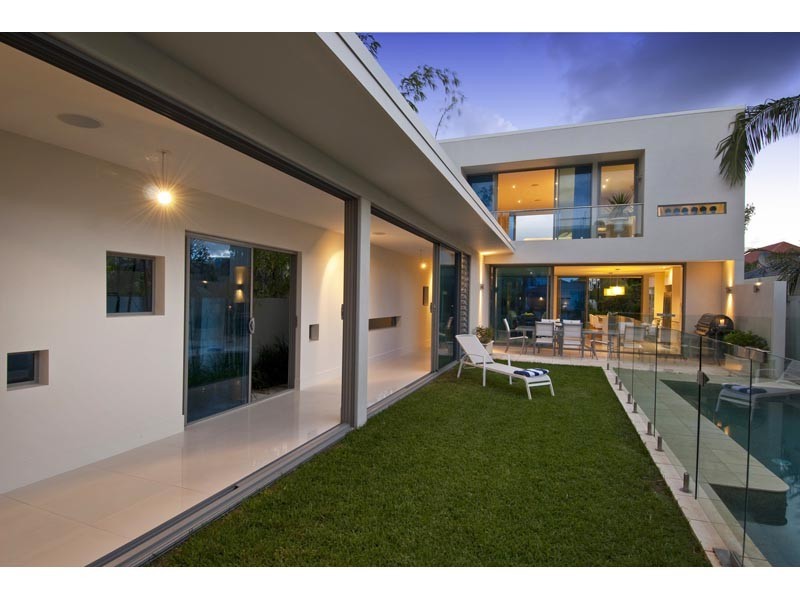 21 Freyburg Street, Sorrento QLD 4217