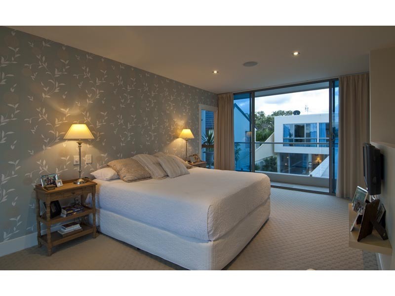 21 Freyburg Street, Sorrento QLD 4217