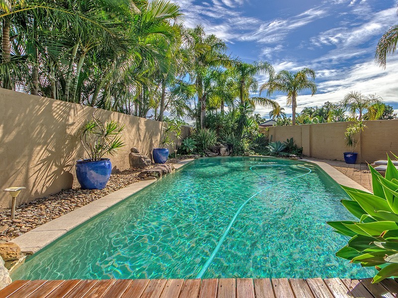 12 McCleary Street, Sorrento QLD 4217