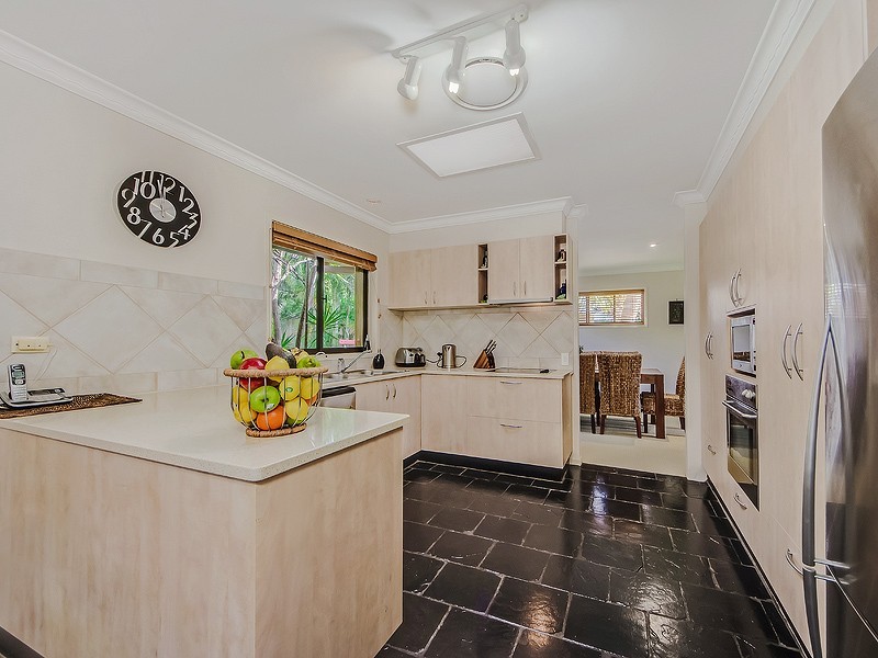 12 McCleary Street, Sorrento QLD 4217