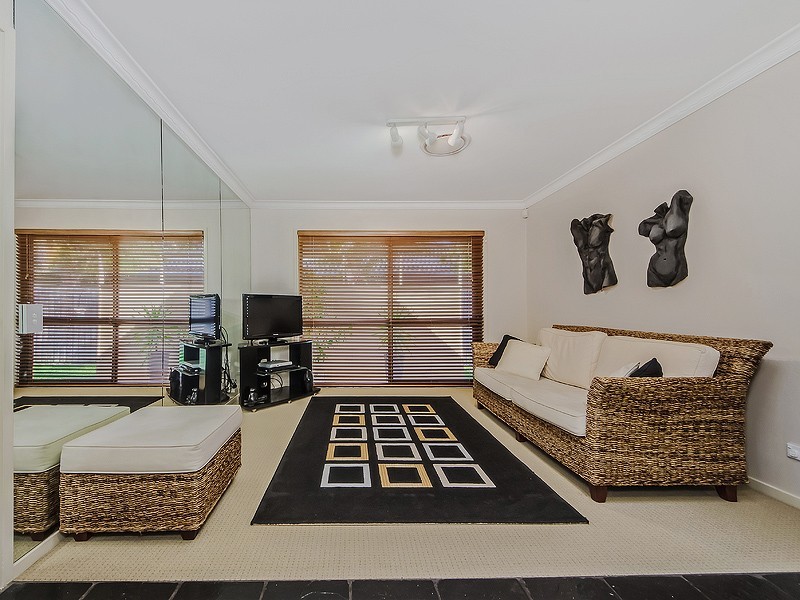 12 McCleary Street, Sorrento QLD 4217