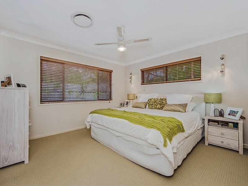 12 McCleary Street, Sorrento QLD 4217