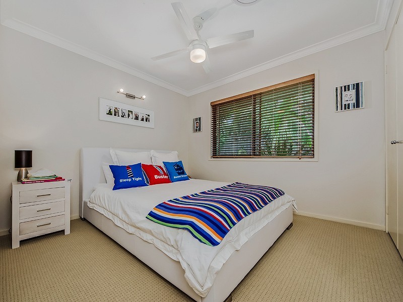 12 McCleary Street, Sorrento QLD 4217