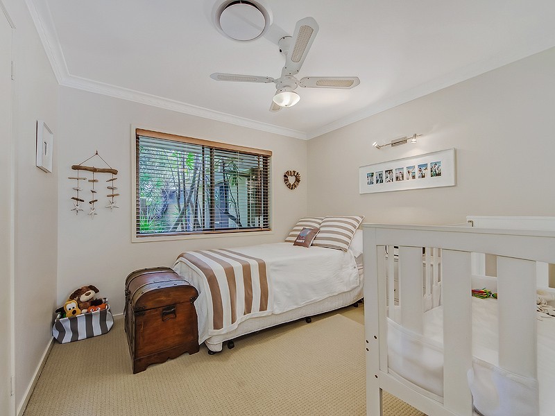 12 McCleary Street, Sorrento QLD 4217