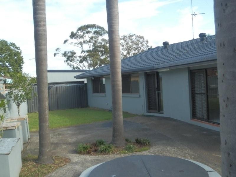 95 Cypress Drive, Broadbeach Waters QLD 4218