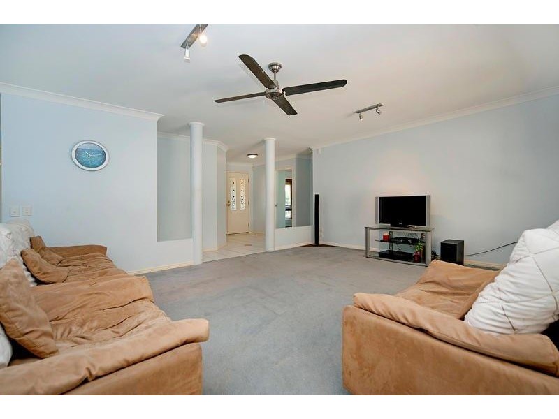 3 Equador Court, Pacific Pines QLD 4211