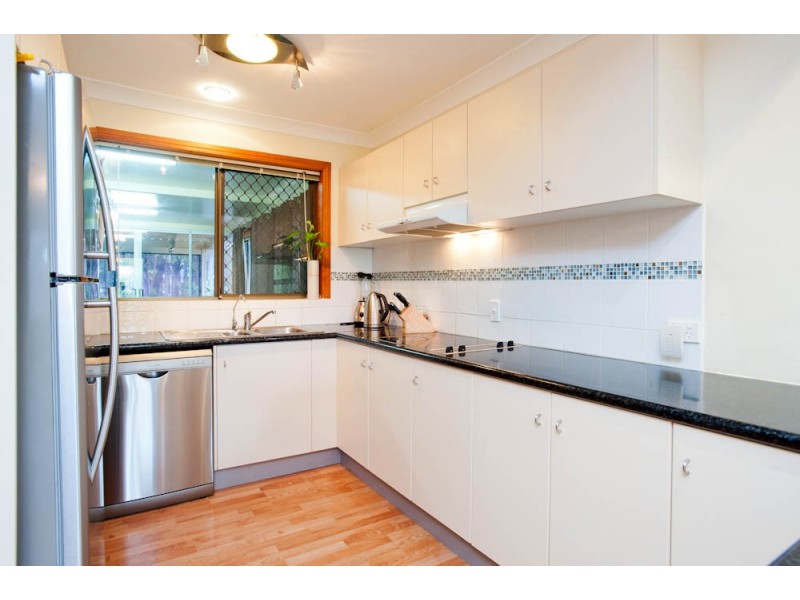 2/7 Woodgate Place, Paradise Point QLD 4216