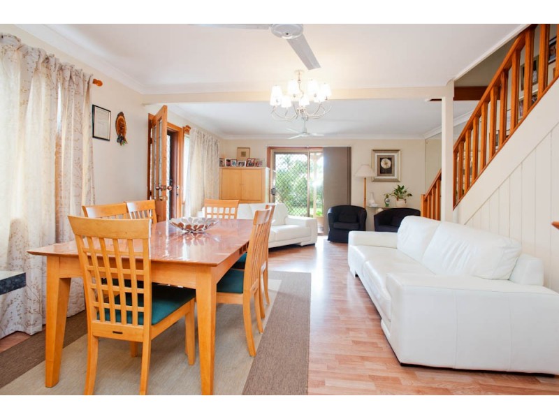 2/7 Woodgate Place, Paradise Point QLD 4216