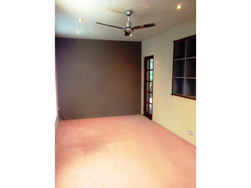 7 Fairway Avenue, Bundall QLD 4217