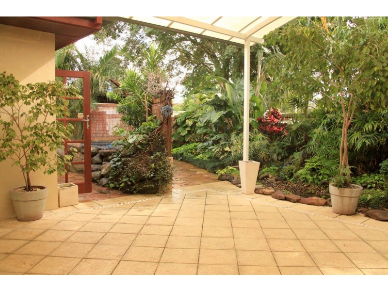 7 Fairway Avenue, Bundall QLD 4217