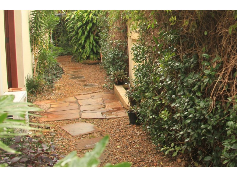 7 Fairway Avenue, Bundall QLD 4217