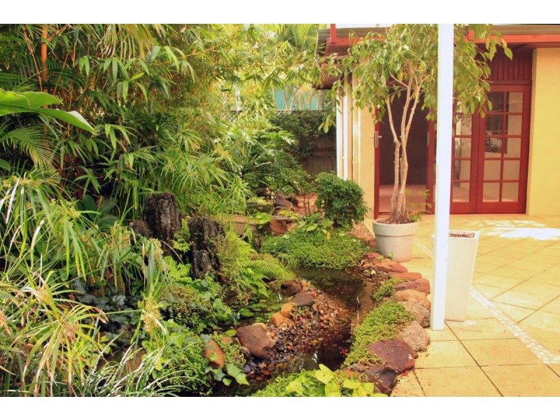 7 Fairway Avenue, Bundall QLD 4217