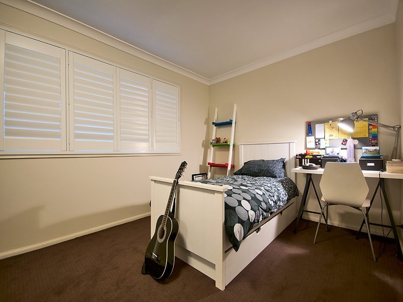 14 Mackay Close, Sorrento QLD 4217