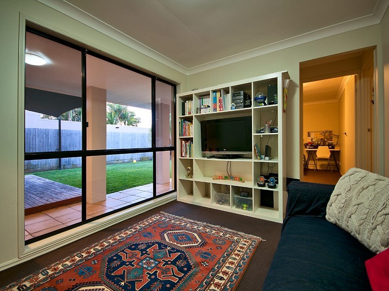 14 Mackay Close, Sorrento QLD 4217