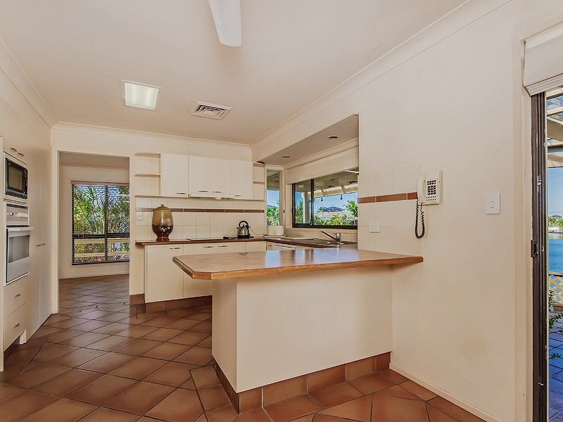 3 De Haviland Avenue, Benowa Waters QLD 4217