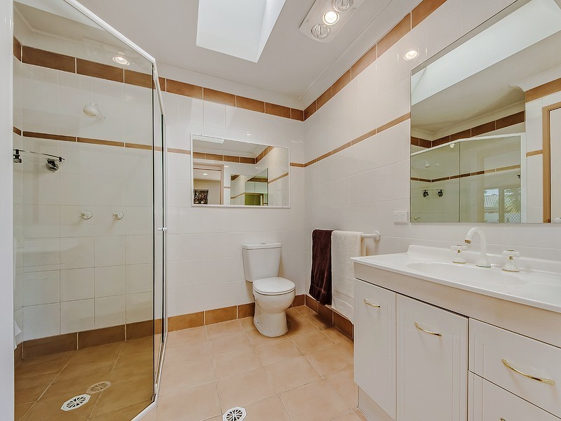 3 De Haviland Avenue, Benowa Waters QLD 4217