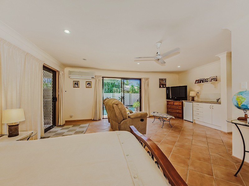 3 De Haviland Avenue, Benowa Waters QLD 4217