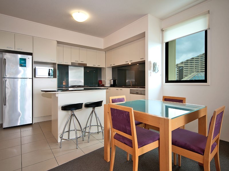 602 ‘Broadbeach On The Park’ 2685 Gold Coast Hwy, Broadbeach QLD 4218