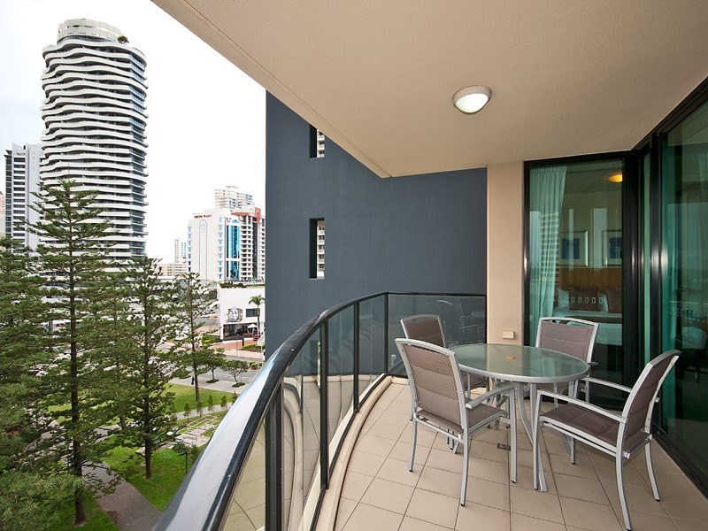 602 ‘Broadbeach On The Park’ 2685 Gold Coast Hwy, Broadbeach QLD 4218