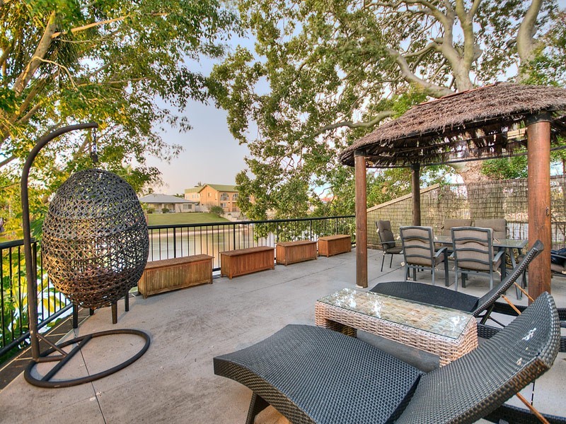 2 Platypus Avenue, Sorrento QLD 4217